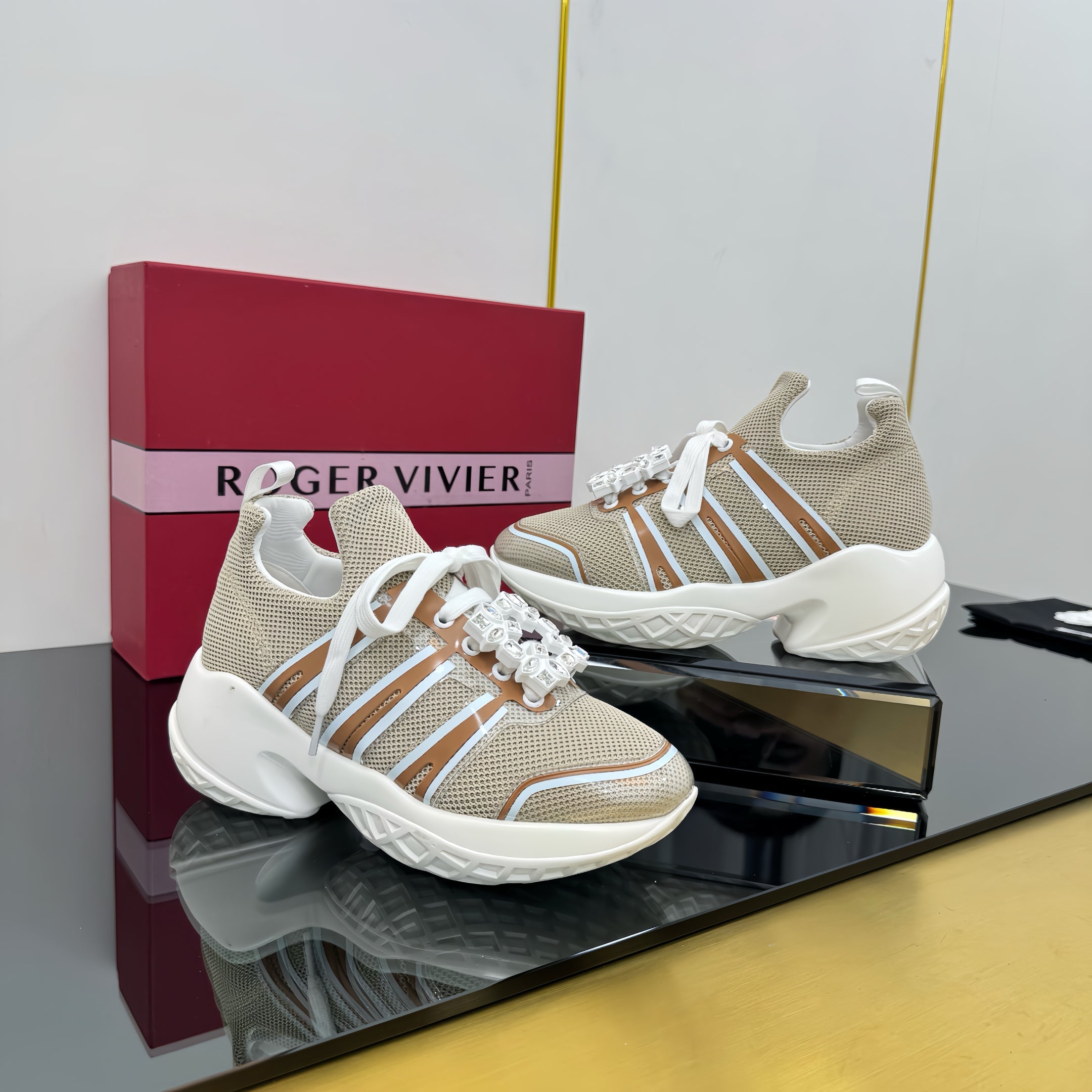 VIV' RUN SNEAKERS IN BEIGE TECHNICAL FABRIC WITH BROWN AND WHITE CALFSKIN