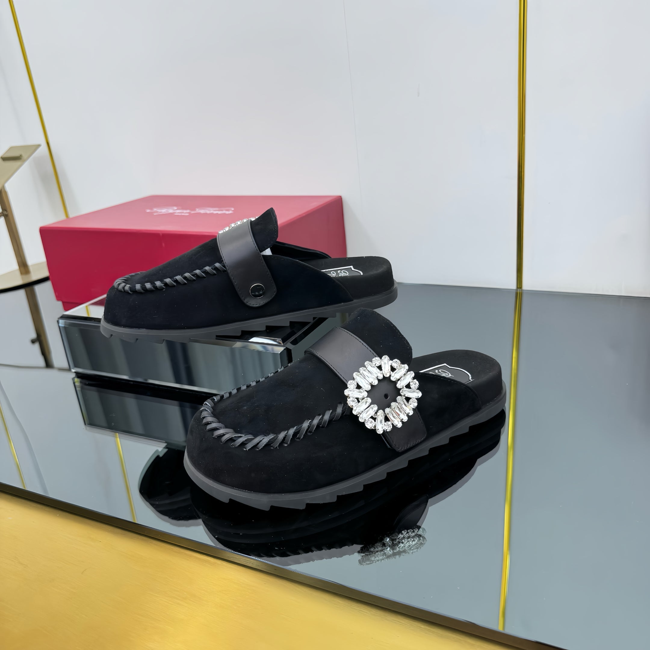 SLIDY VIV' MULES IN BLACK SUEDE