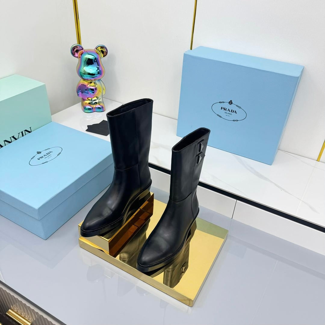 PRADA 25S BROOKLYN BOOTS 50MM IN BLACK CALFSKIN WITH LOGO