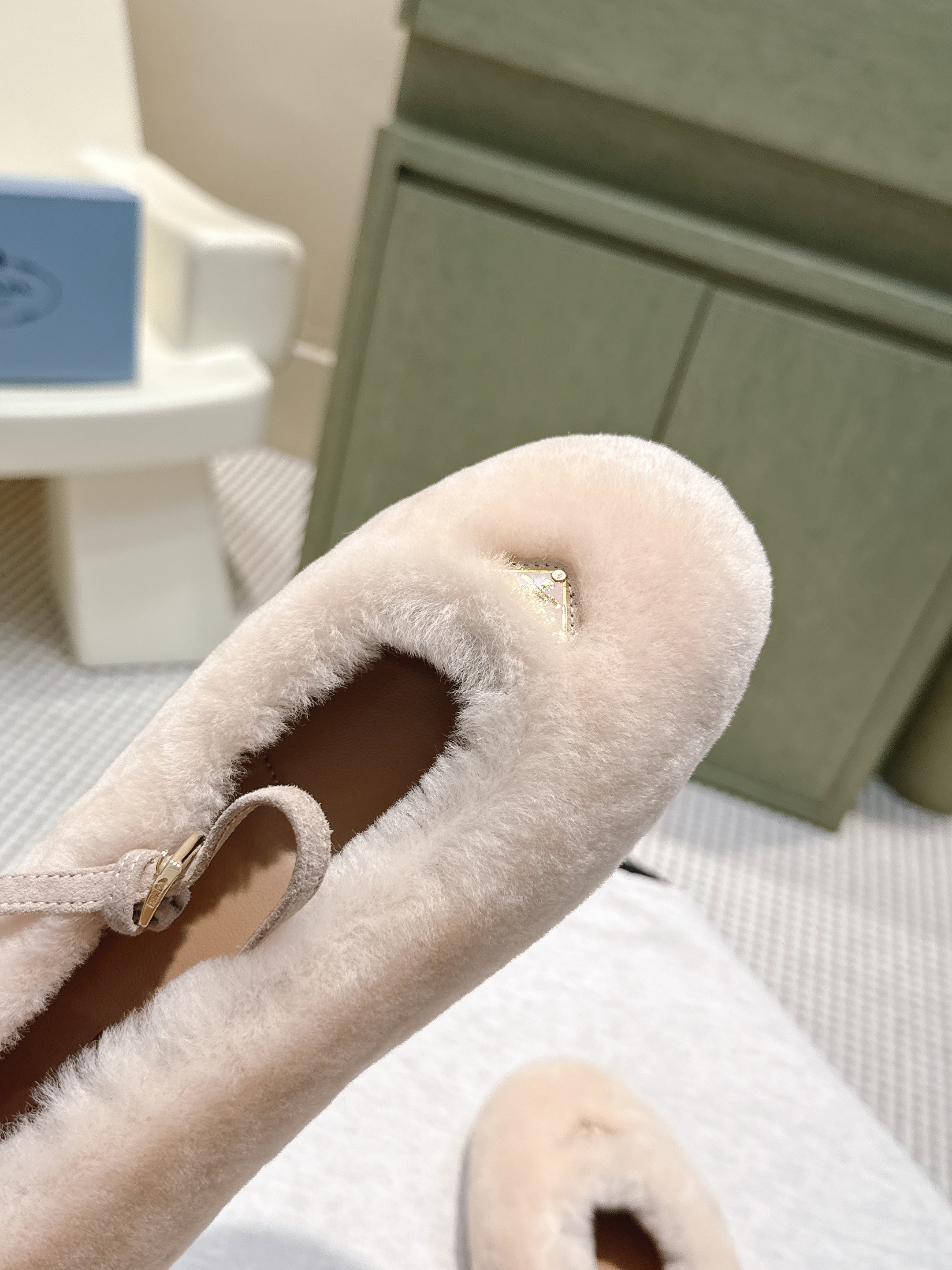 PRADA 25S MARY JANE BALLET FLATS IN LIGHT BEIGE FUR