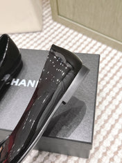 CHANEL 25S BALLET FLAT ROUND TOE IN BLACK PATENT SHEEPSKIN WITH CAMELLIA