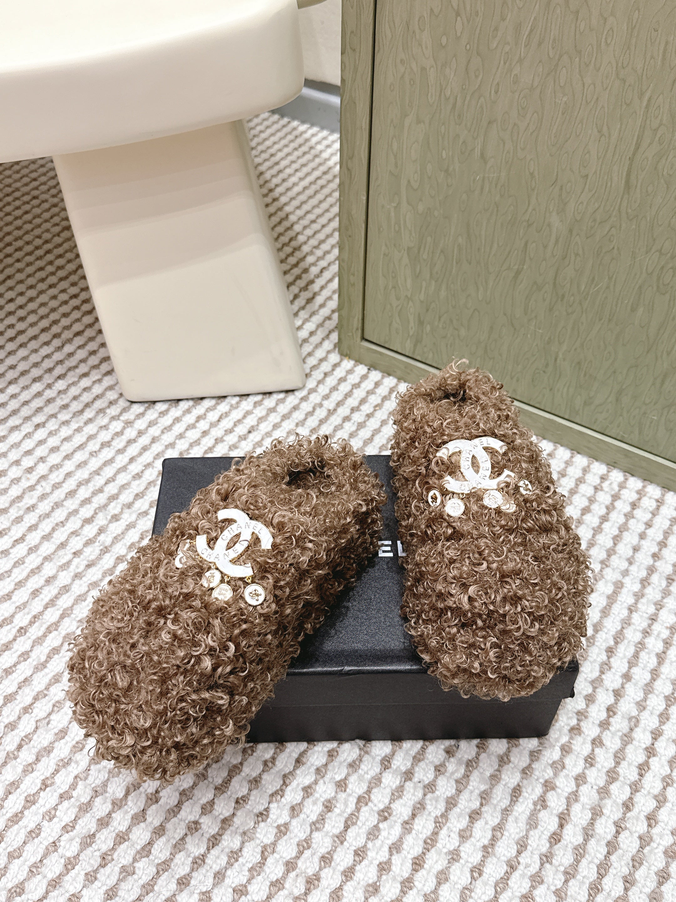 CHANEL 25S CLASSIC FURRY SLIDES IN BROWN WITH DOUBLE C LOGO