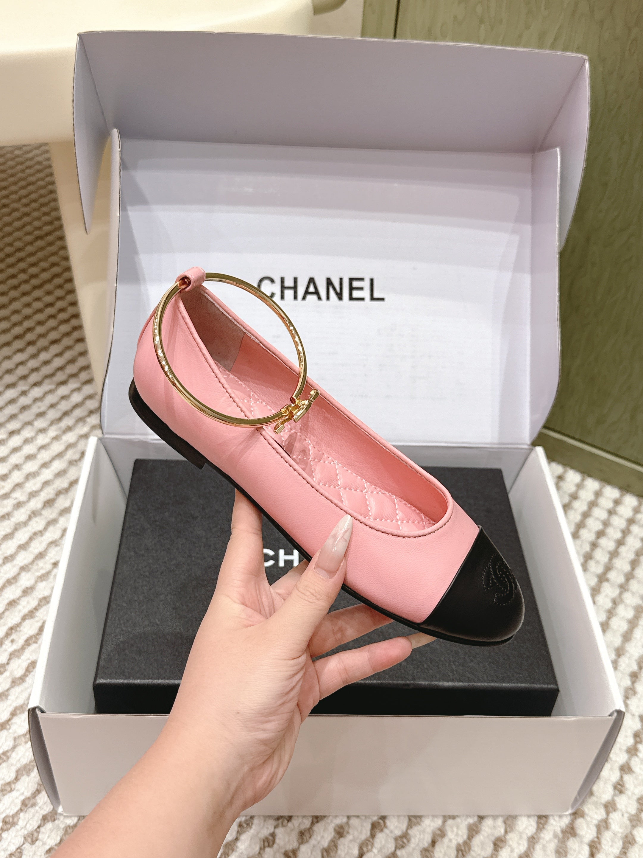 CHANEL 25S BALLERINA SHOES IN PINK AND BLACK CALFSKIN GOLD HARDWARE