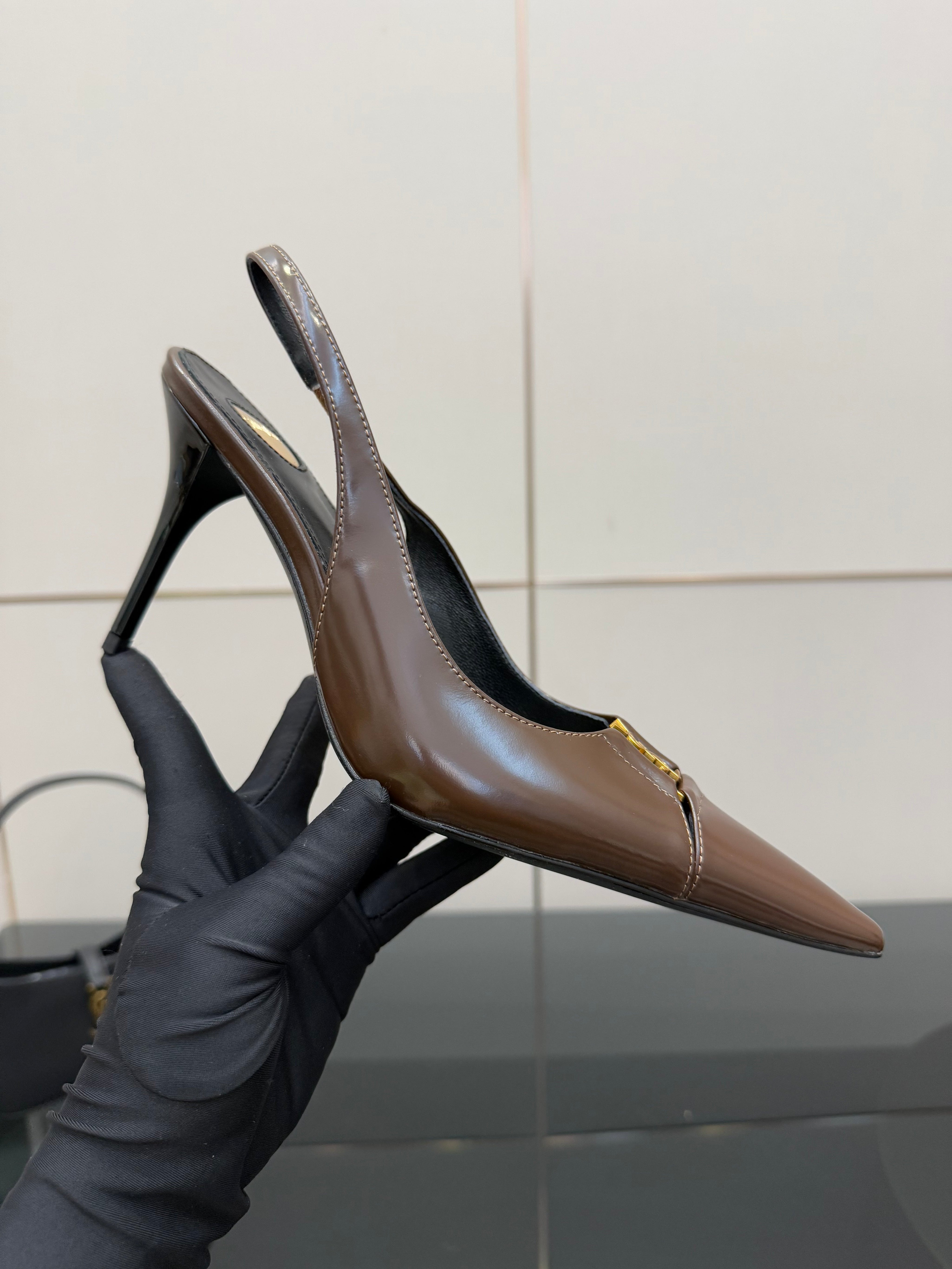 YSL 25S SLINGBACK HIGH HEELS 90 MM IN CHOCOLATE BROWN LAMBSKIN WITH GOLD HARDWARE YSL 25S SLINGBACK HIGH HEELS 90 MM IN CHOCOLATE BROWN LAMBSKIN WITH GOLD HARDWARE STYLE 7