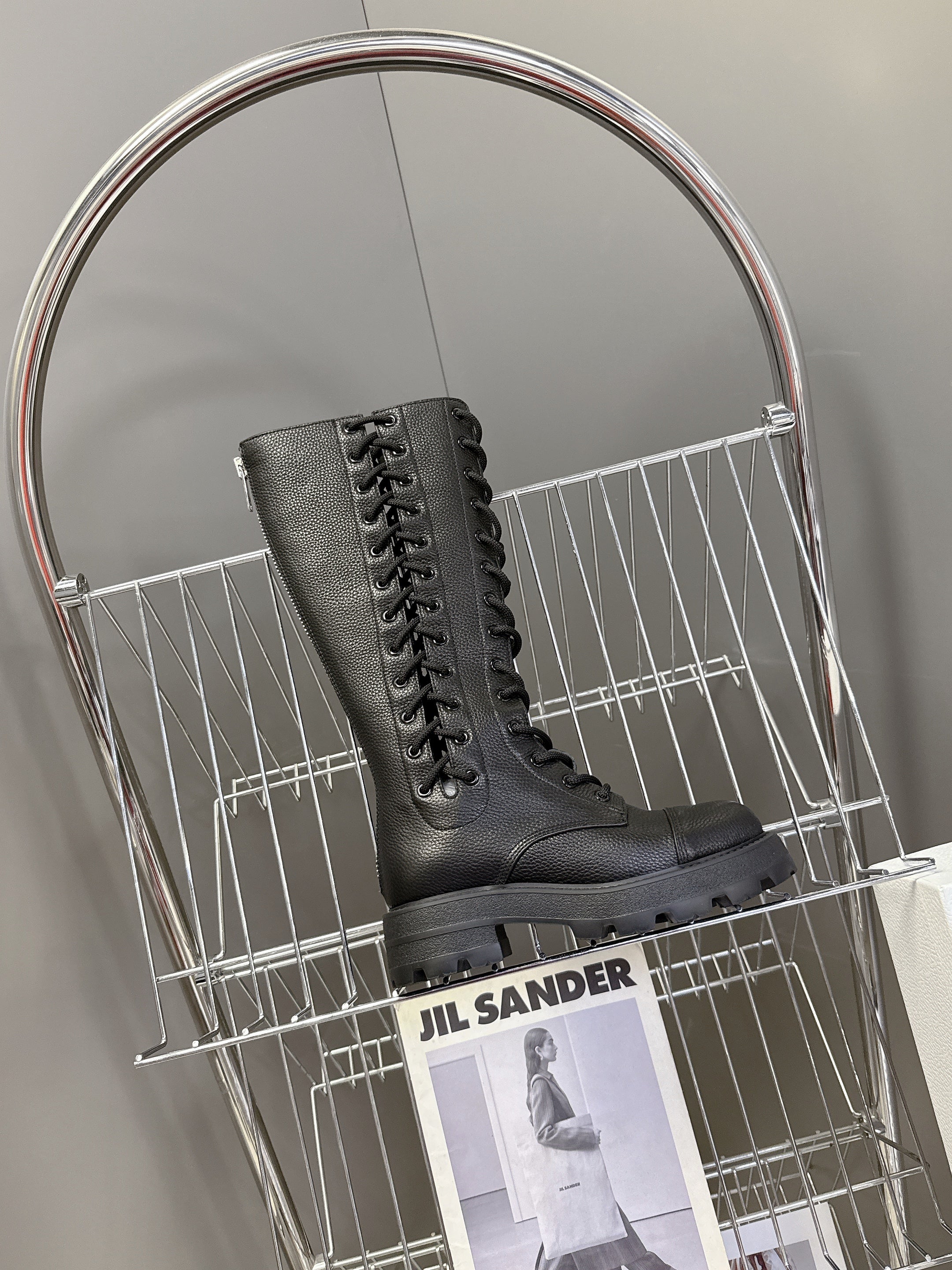 DIOR 25S D-ROAD BOOT IN BLACK GRAINED CALFSKIN