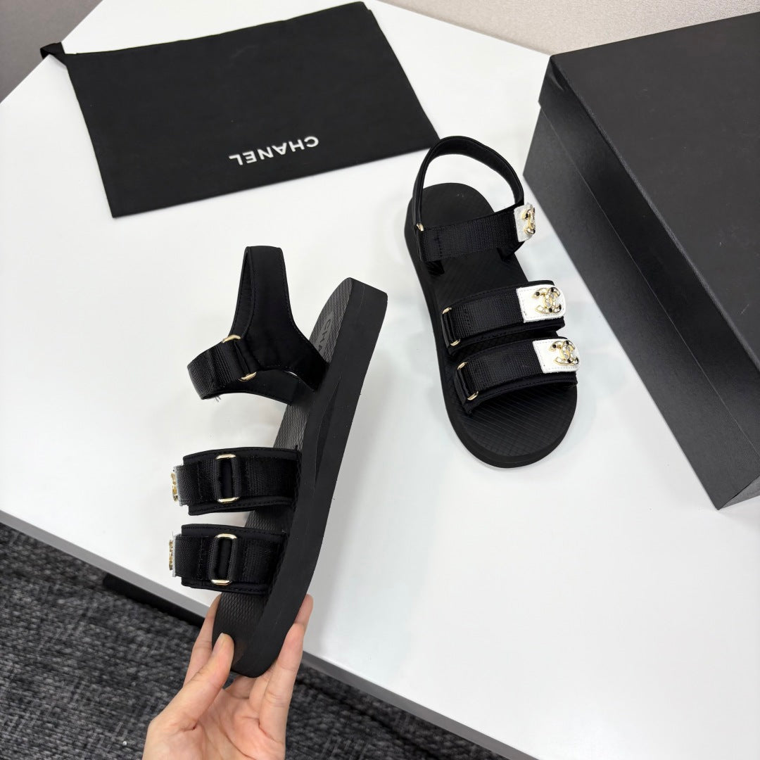 CC SANDAL 25S IN BLACK FABRIC WITH WHITE HARDWARE