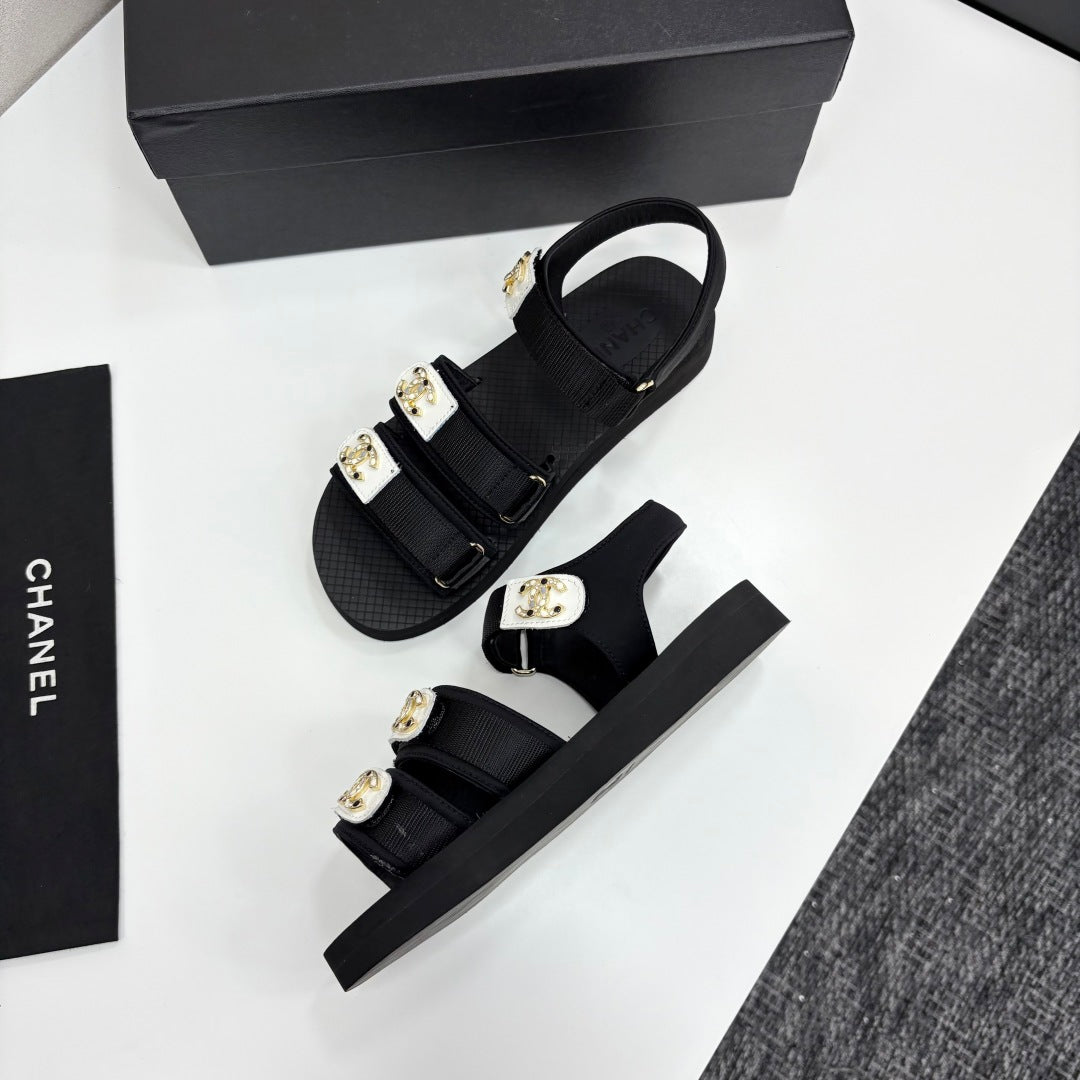 CC SANDAL 25S IN BLACK FABRIC WITH WHITE HARDWARE