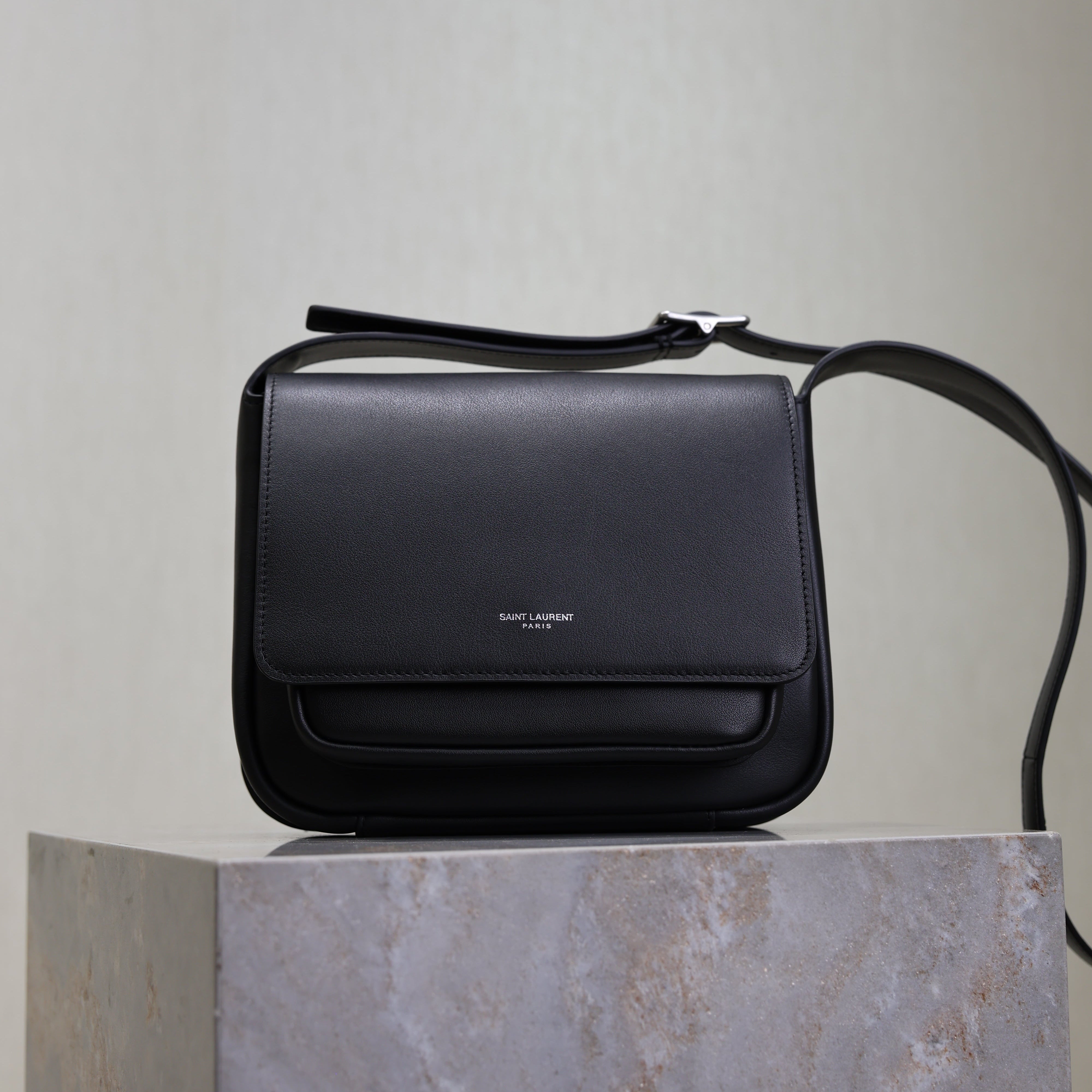 YSL 25S NIKI BABY 22 IN BLACK CALFSKIN