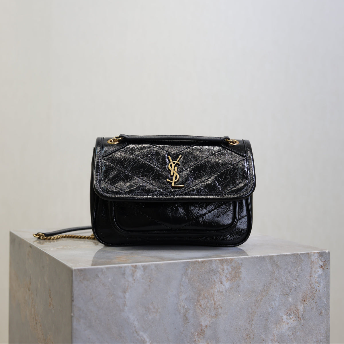 YSL 25S NIKI BAG 18 IN BLACK GLOSSY CALFSKIN GOLD HARDWRE