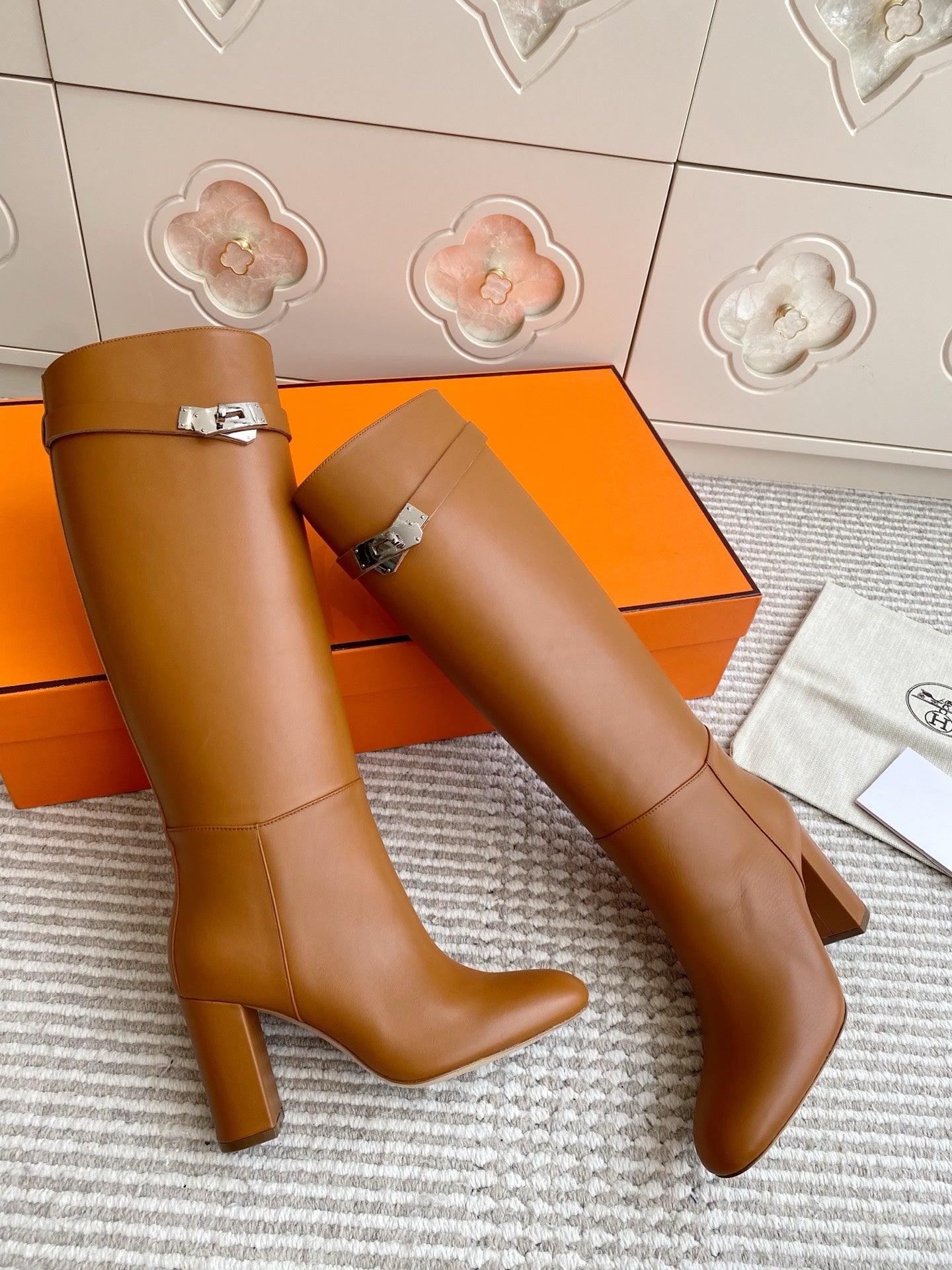 HM 25S TALL BOOTS 90 MM IN BROWN LAMBSKIN WITH SILVER HARDWARE