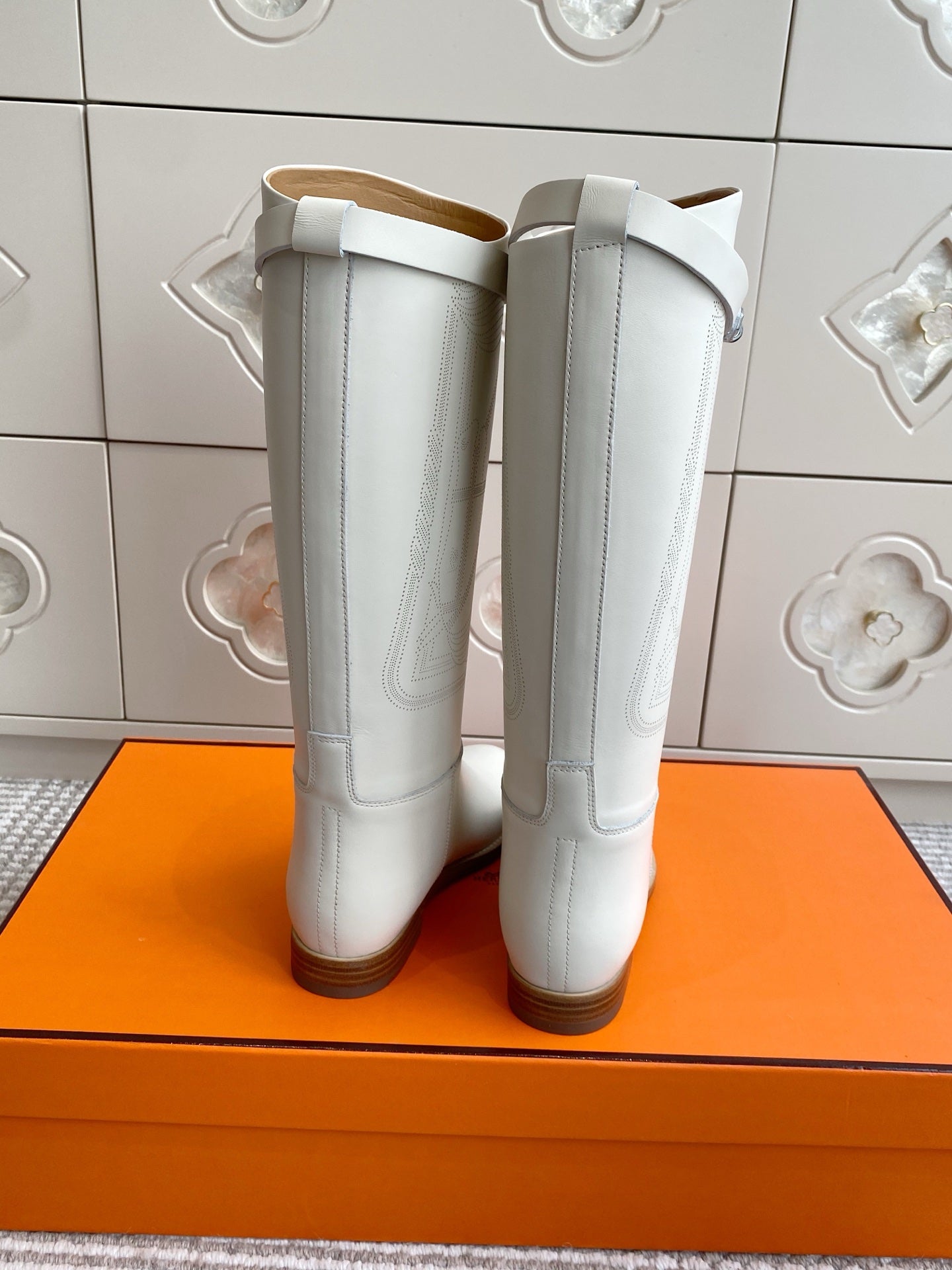 HM 25S JUMPING BOOTS IN WHITE LAMBSKIN WITH SILVER HARDWARE