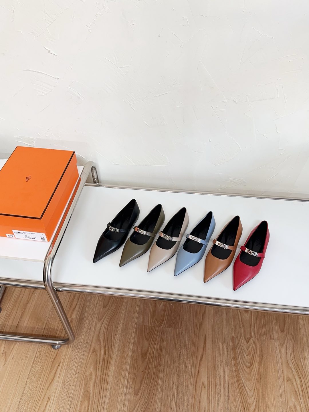 KIARA FLAT PUMP IN BLACK CALFSKIN