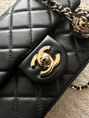 CHANEL 25S CLASSIC FLAP BAG MINI 18 IN BLACK LAMBSKIN WITH GOLD HARDWARE