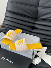 WOVEN SLIDE IN RAFFIA AND LIGHT YELLOW LAMBSKIN