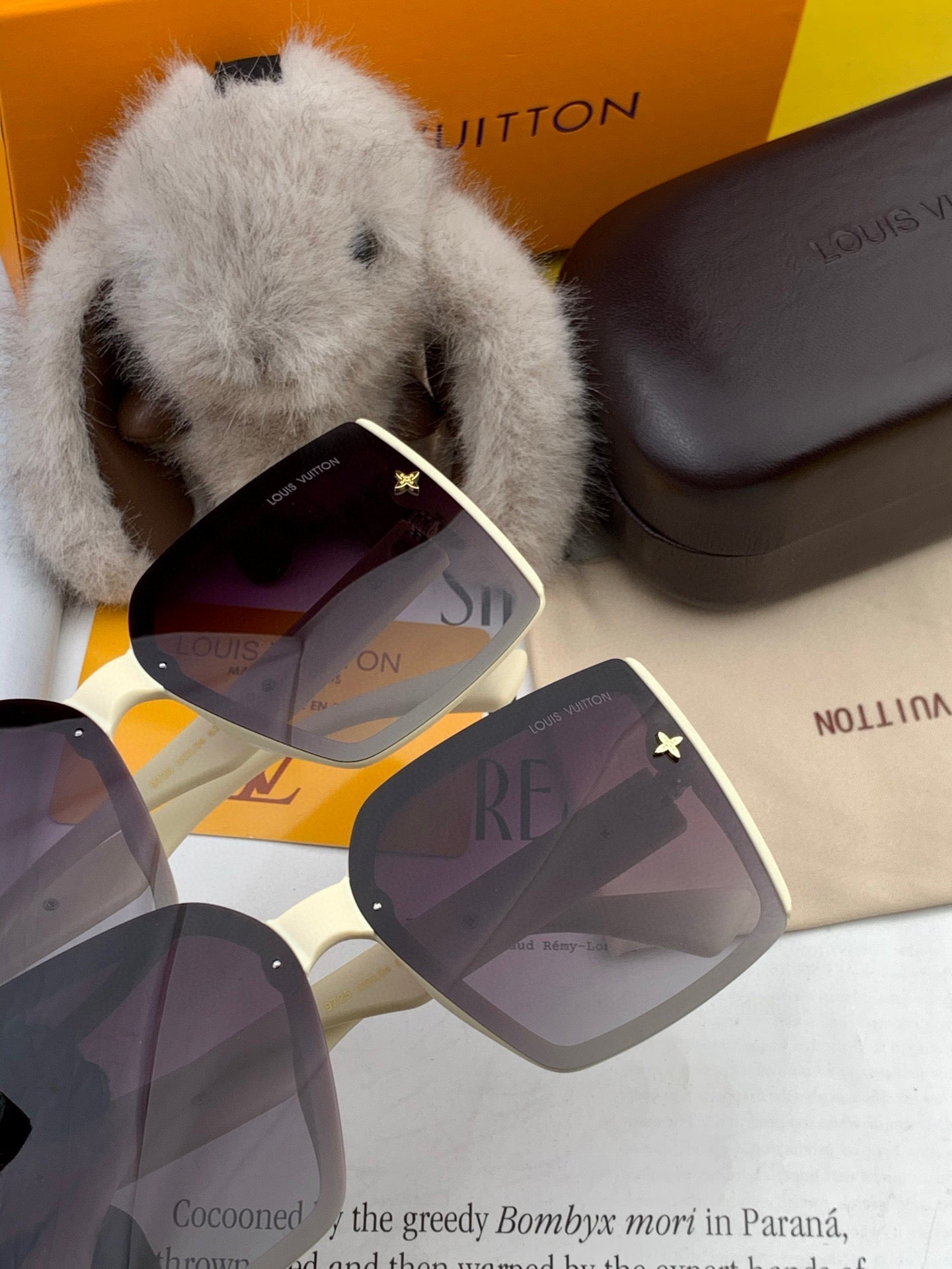 SQUARE SUNGLASSES L5972 IN BEIGE ACETATE