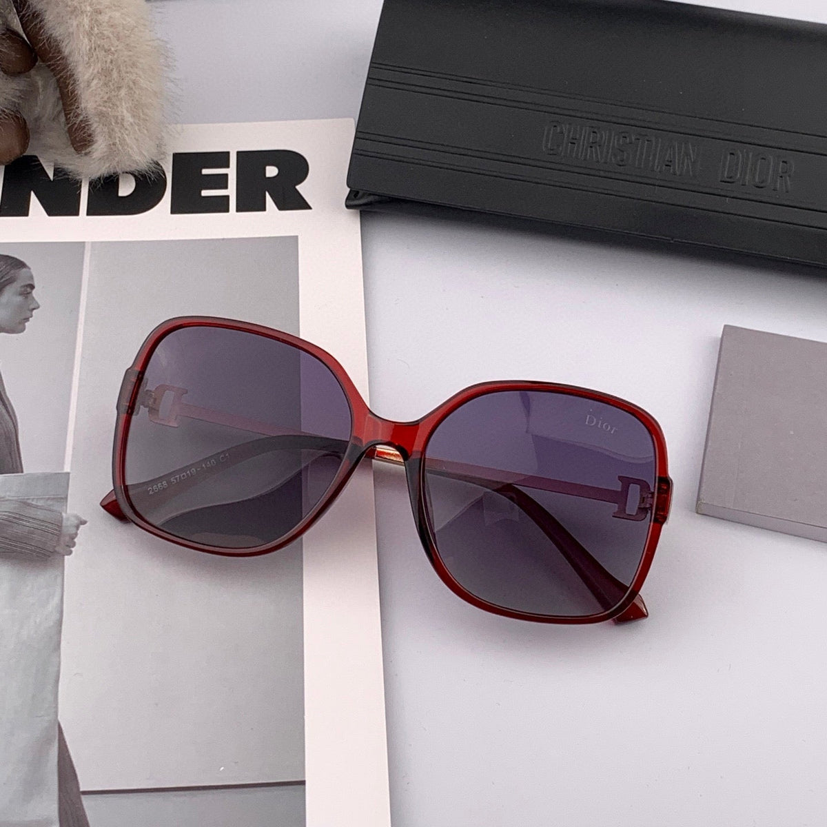 MONTAIGNE SUNGLASS D8266 IN METAL