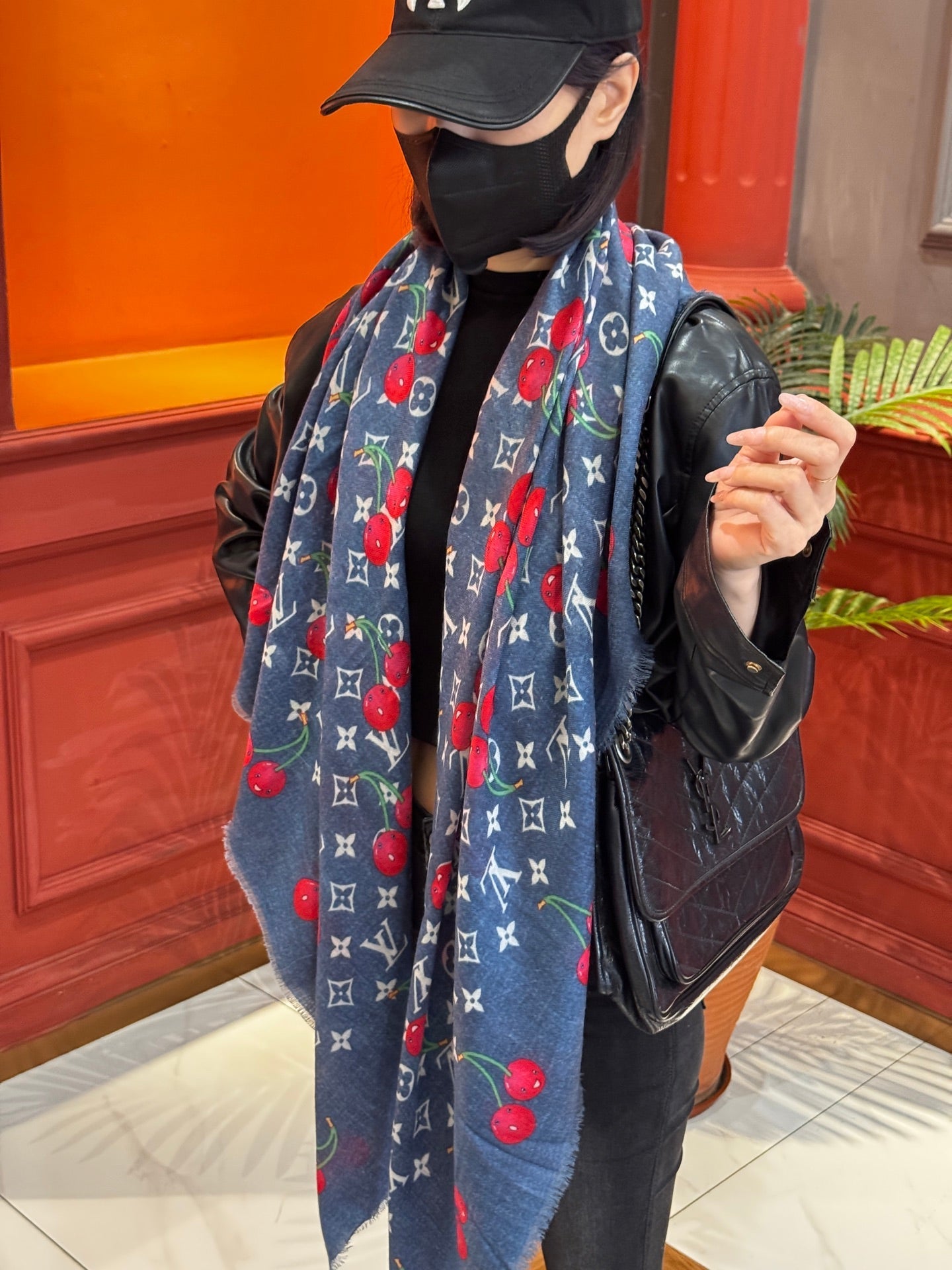 LV SCARF 140 CM IN CASHMERE 721492