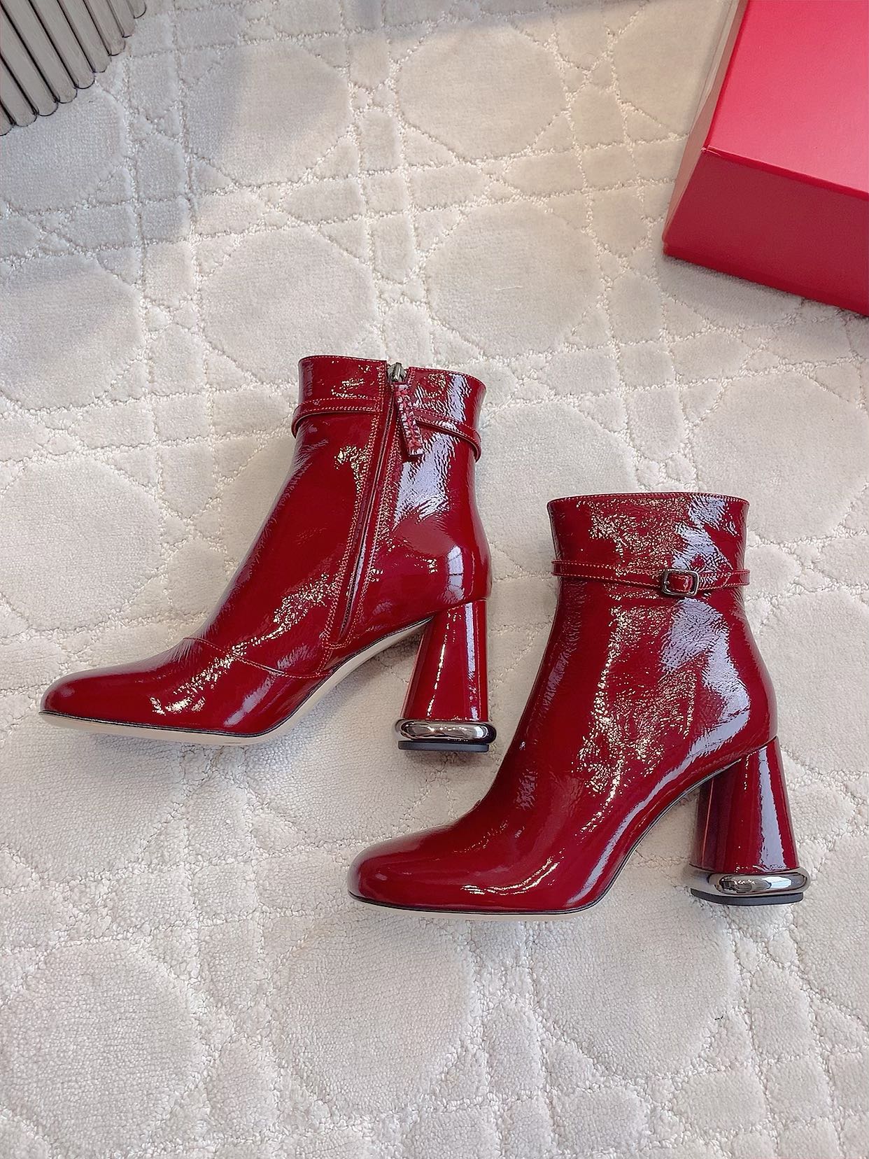 VIV' PODIUM BOOTIES IN RED GLOSSY LAMBSKIN