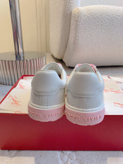 VIV' SKATE WHITE LEATHER SNEAKERS WITH PINK LACES AND CARTOON CHARMS