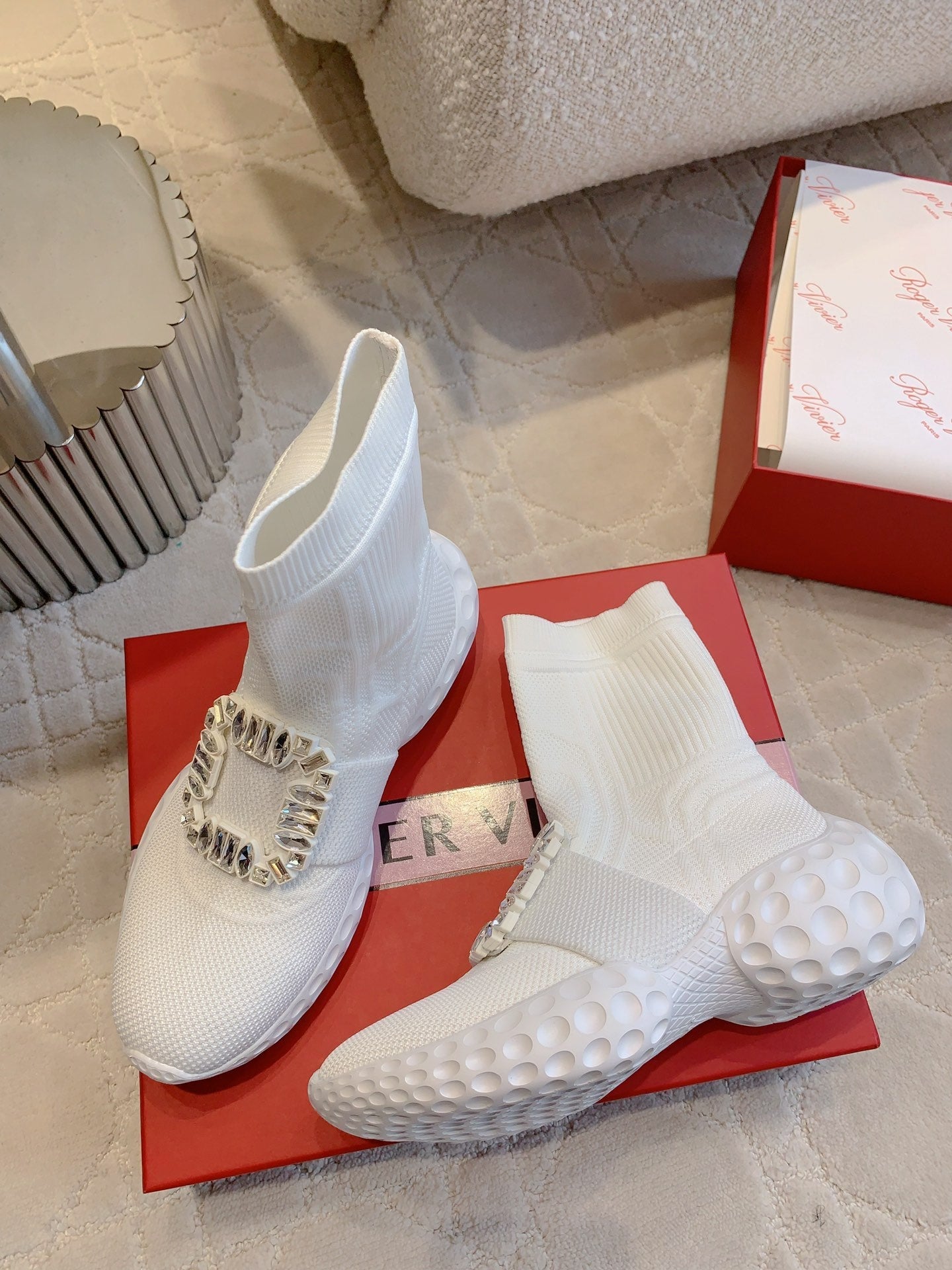 VIV' RUN LIGHT SOCKS ANKLE BOOTS IN WHITE FABRIC STRASS BUCKLE