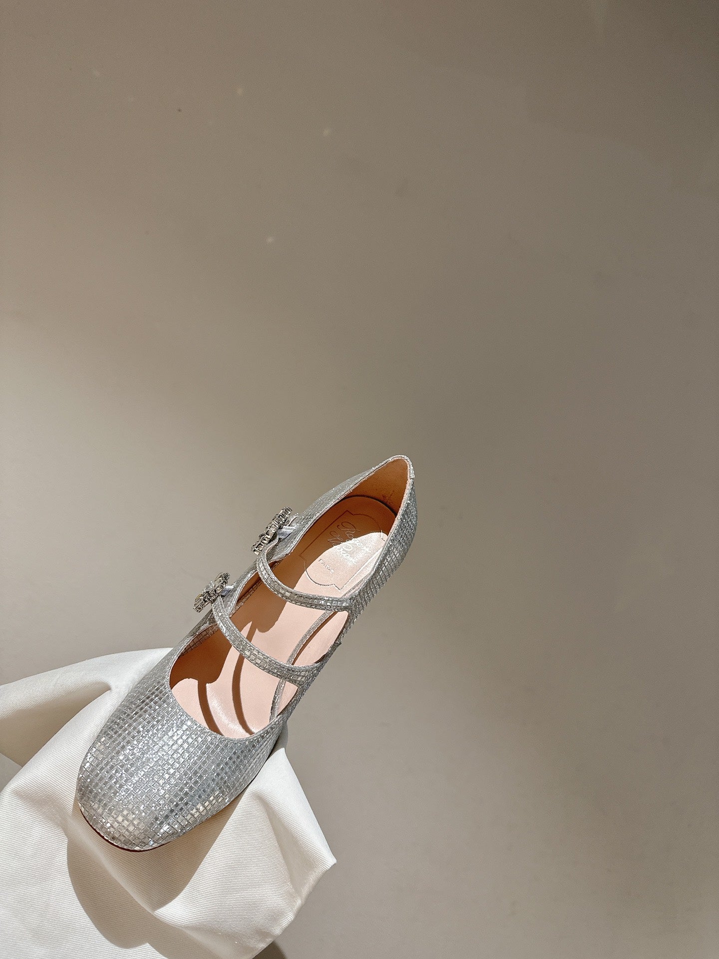 TRÈS VIVIER MARY JANE DOUBLE-STRAP PUMPS IN SILVER CALFSKIN FULLY EMBELLISHED CRYSTALS