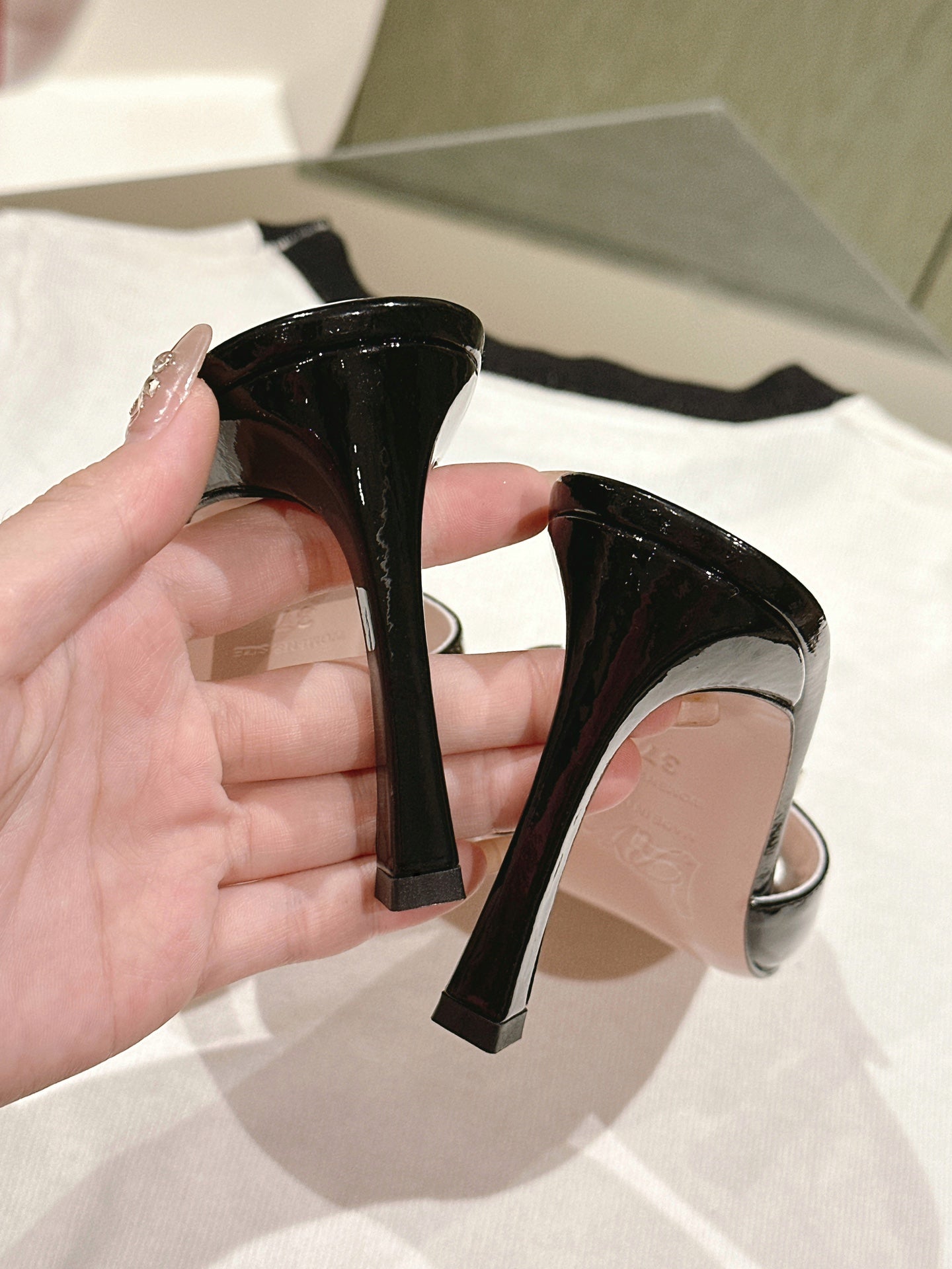 TRUMPET METALLIC MULES IN BLACK PATENT CALFSKIN