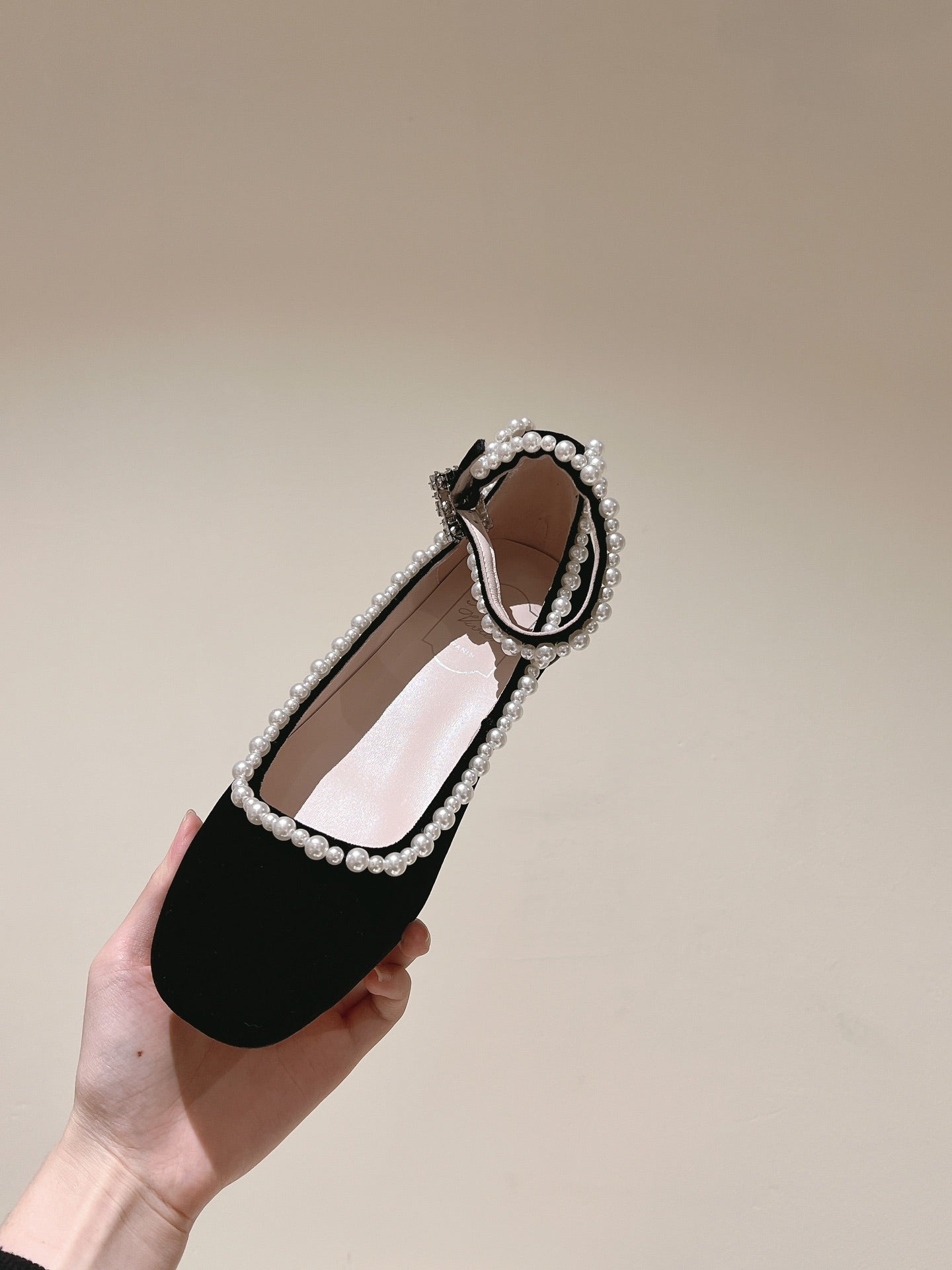 BALLERINAS MARY JANE IN BLACK SUEDE WITH PEARL TRIM
