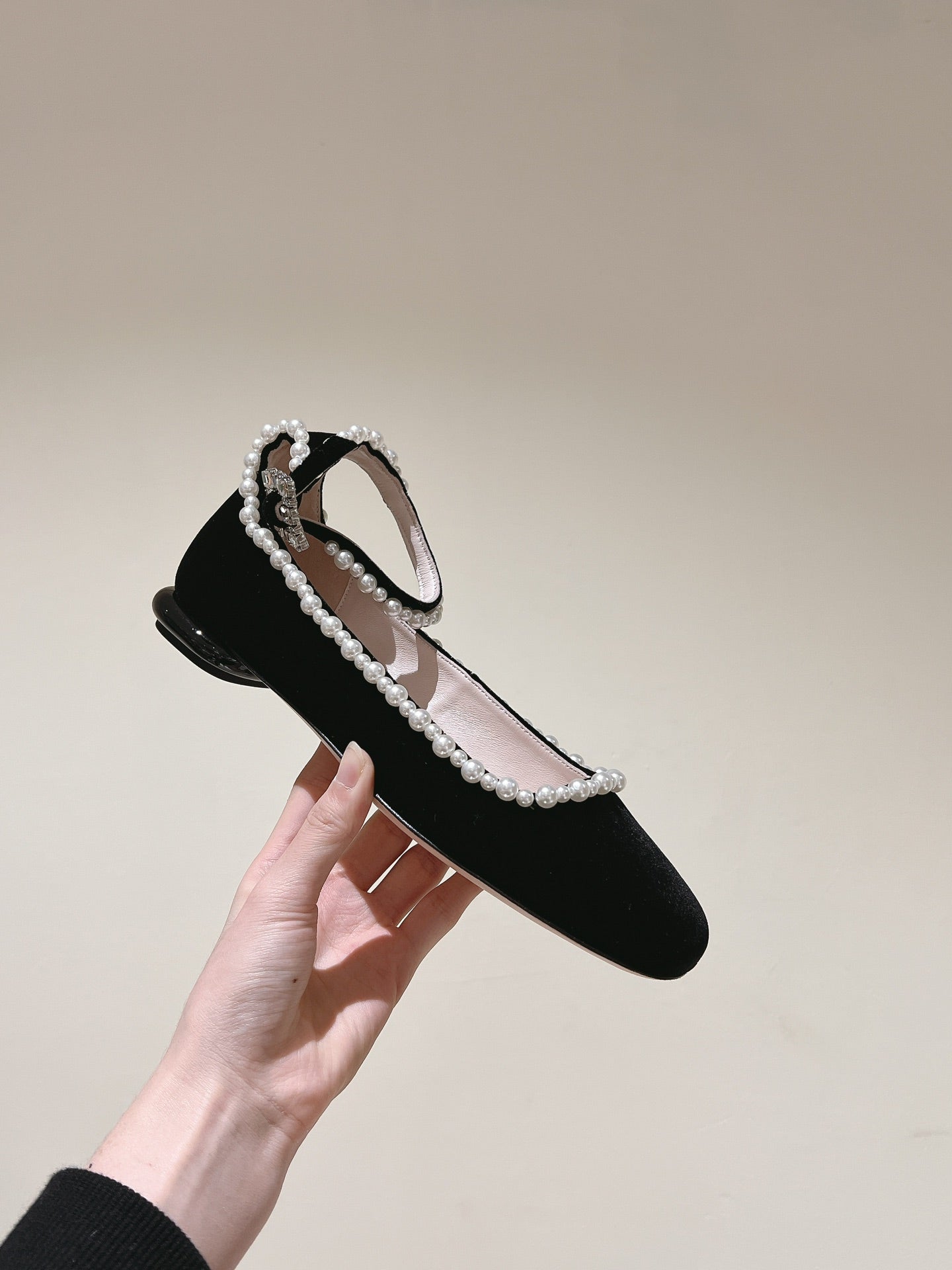 BALLERINAS MARY JANE IN BLACK SUEDE WITH PEARL TRIM