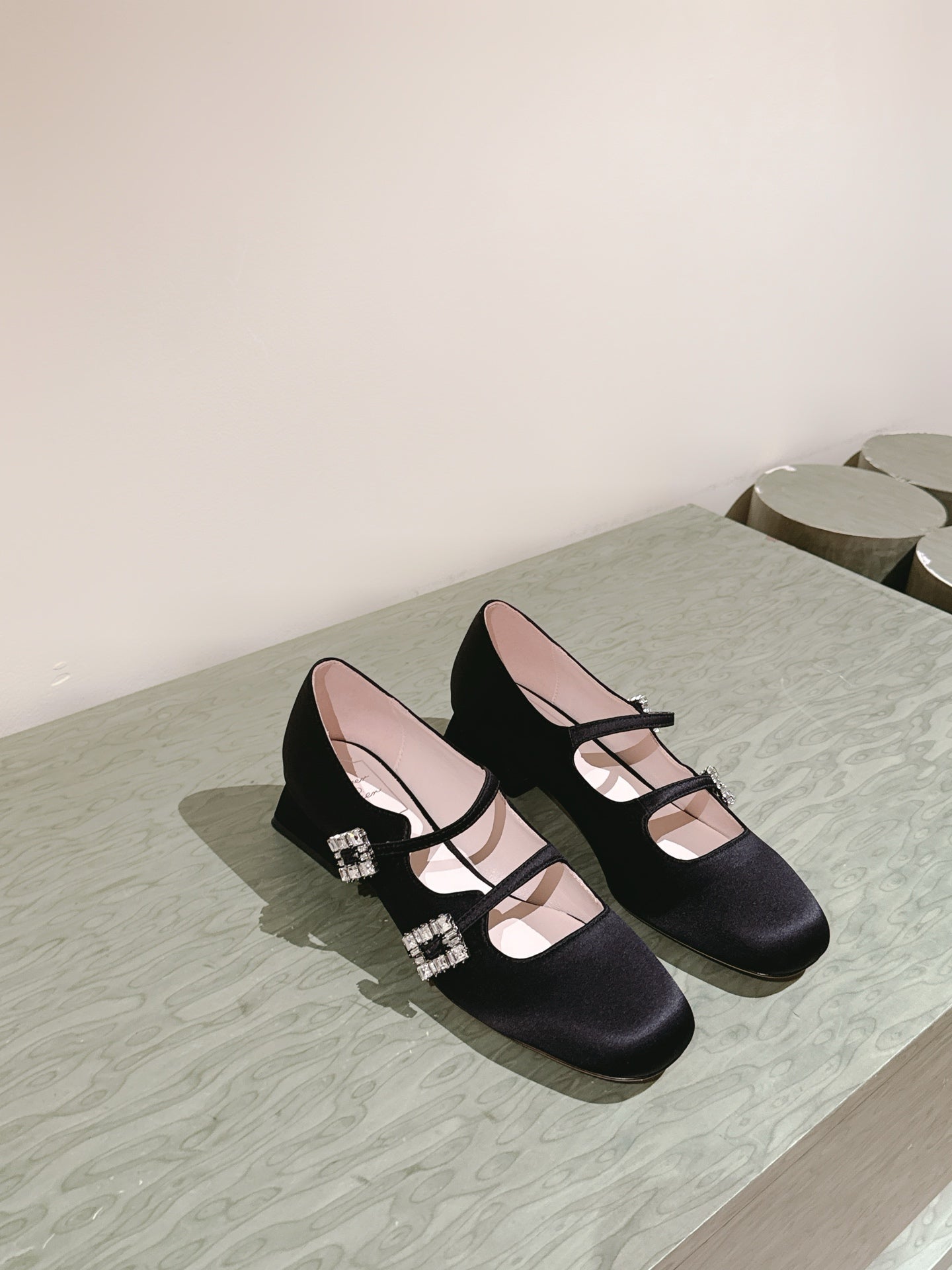 TRÈS VIVIER MARY JANE DOUBLE-STRAP IN BLACK SILK