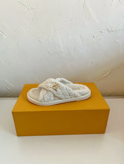 LV BLISS COMFORT MULE IN BEIGE SHEARLING