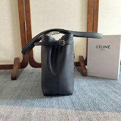 SMALL CABAS ANAÏS CUIR TRIOMPHE 28 IN BLACK GRAINED CALFSKIN