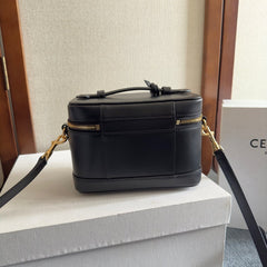 VANITY 18 IN BLACK SMOOTH CALFSKIN GOLD HARDWARE