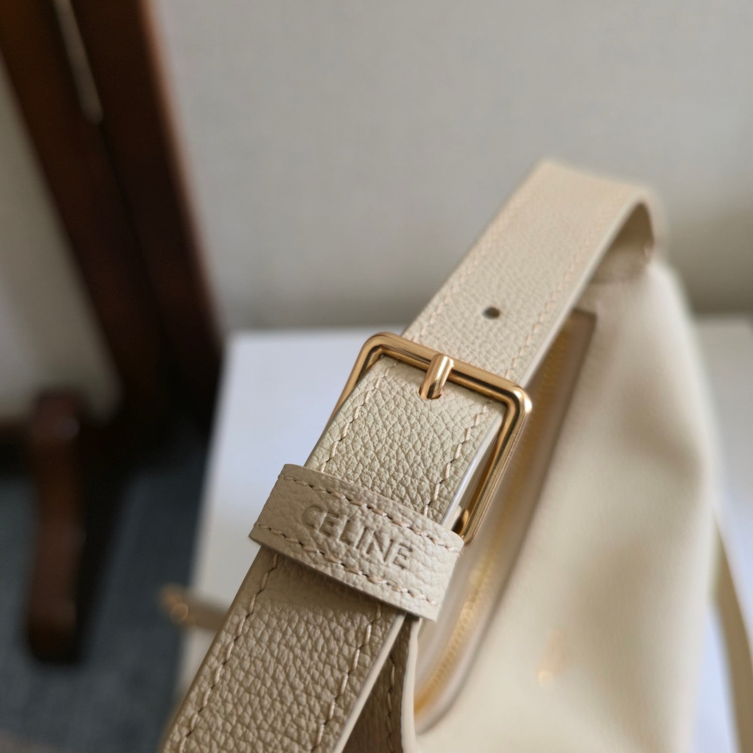 CELINE 25S TEEN LULU BAG 24MM IN BEIGE CALFSKIN GOLD HARDWARE