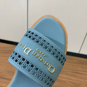 DWAY CERULEAN BLUE CALFSKIN AND GOLD LOGO