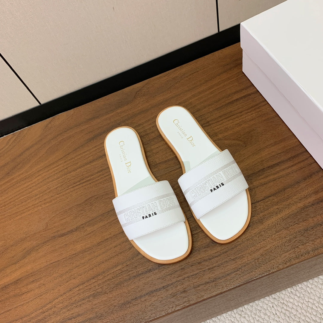 DIOR 25S DWAY SLIDE IN WHITE CALFSKIN