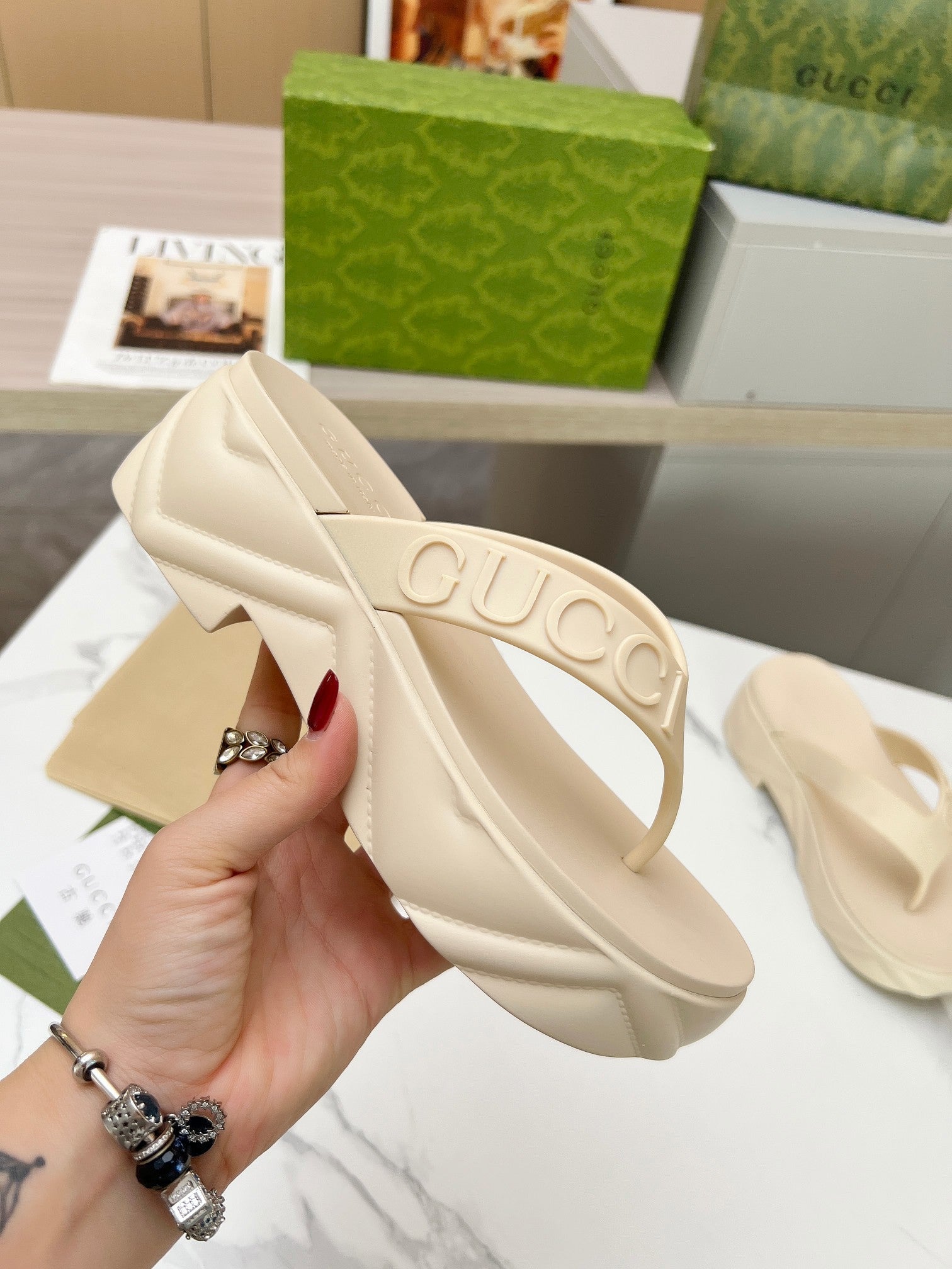 THONG PLATFORM IN BEIGE CREAM IMPORTED TPU