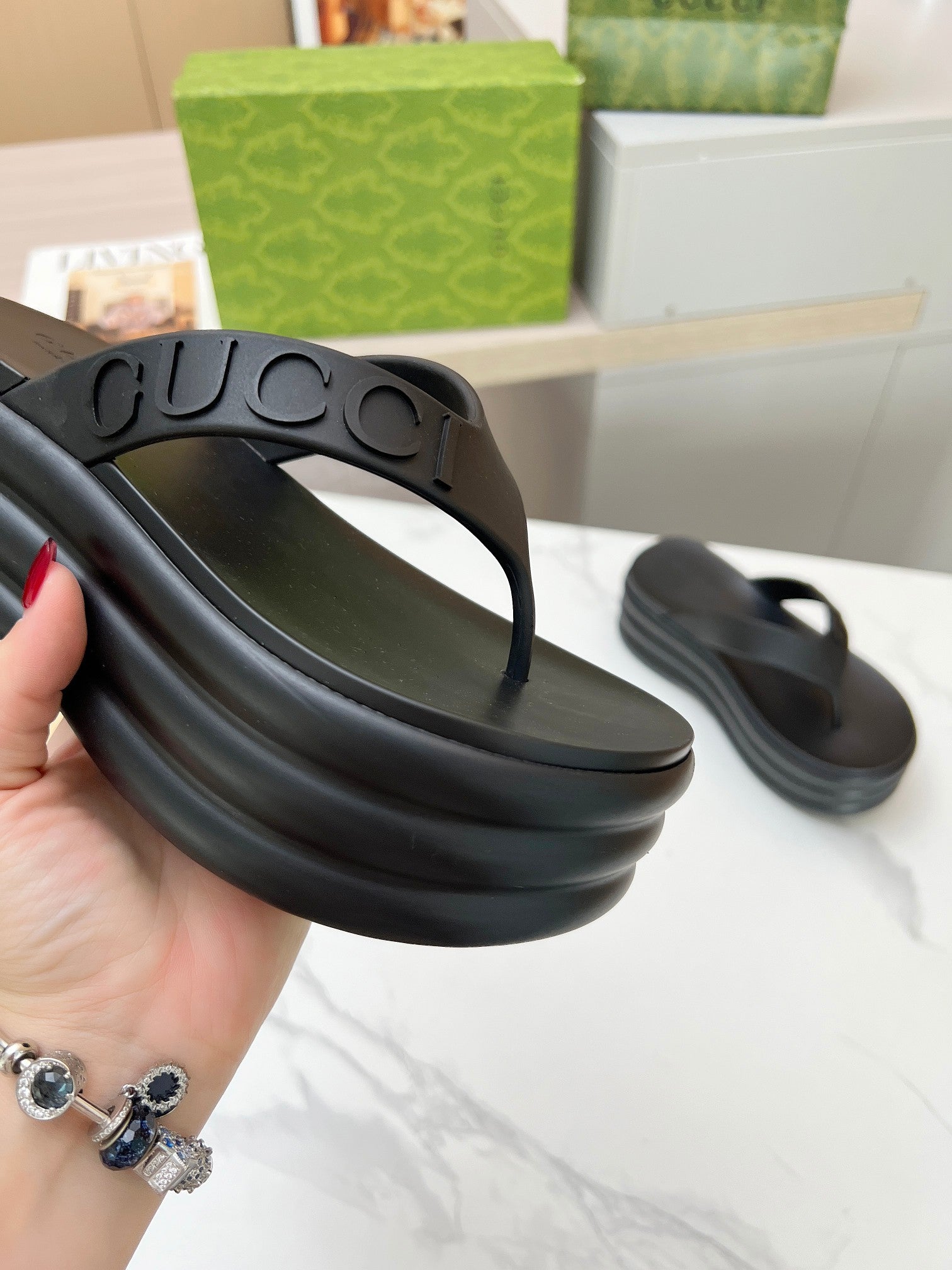 THONG PLATFORM 5 CM IN BLACK IMPORTED TPU