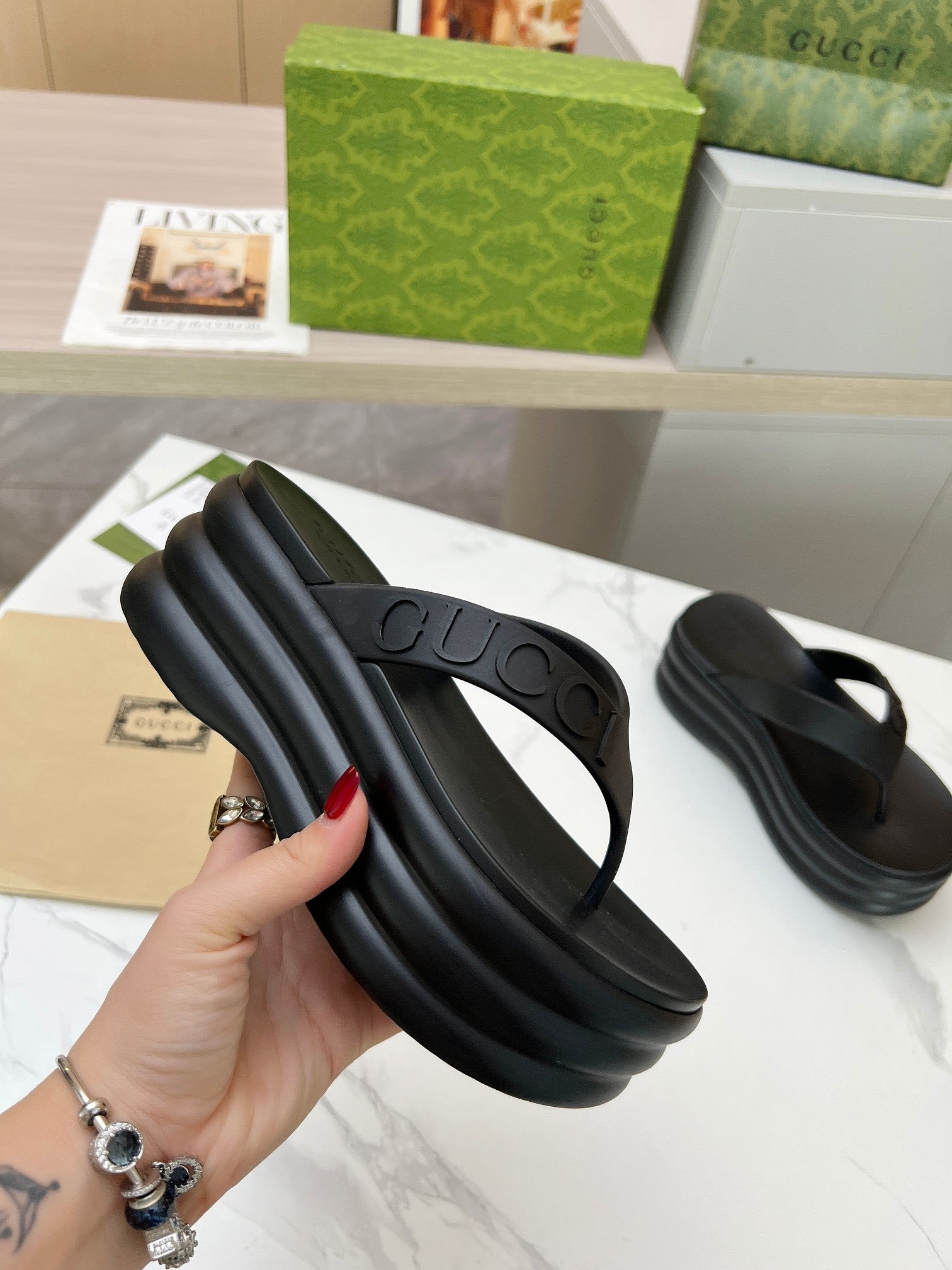 THONG PLATFORM 5 CM IN BLACK IMPORTED TPU