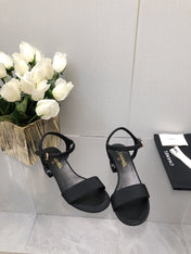 BLOCK HEEL WITH CRYSTAL 5 CM SANDAL IN BLACK FABRIC
