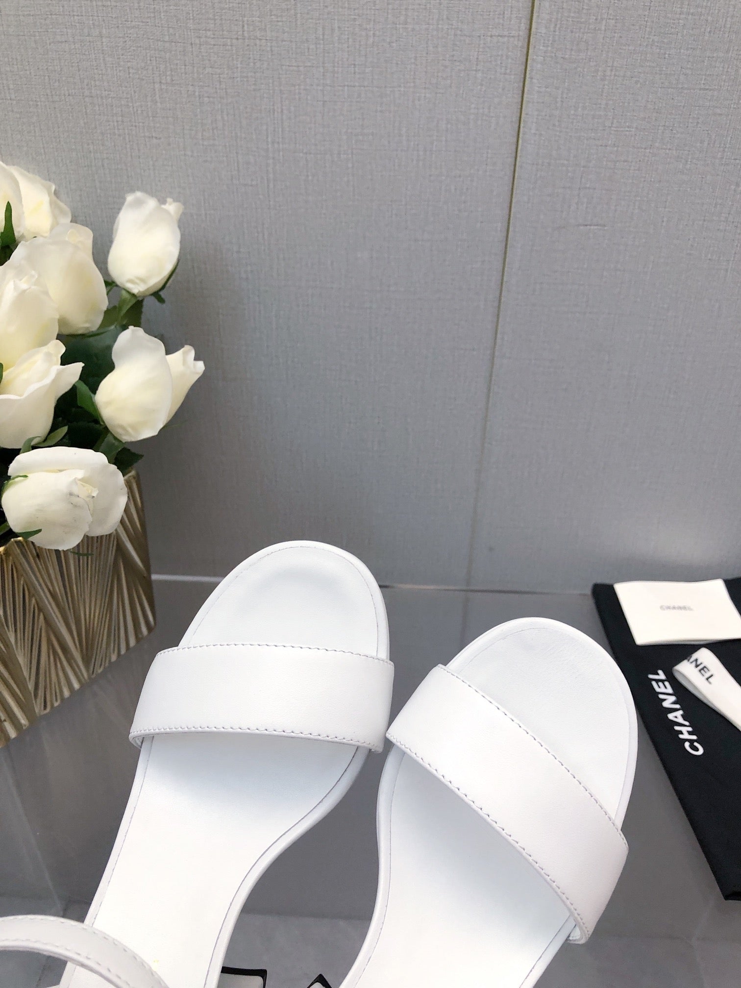 BLOCK HEEL 9 CM SANDAL IN WHITE LAMBSKIN