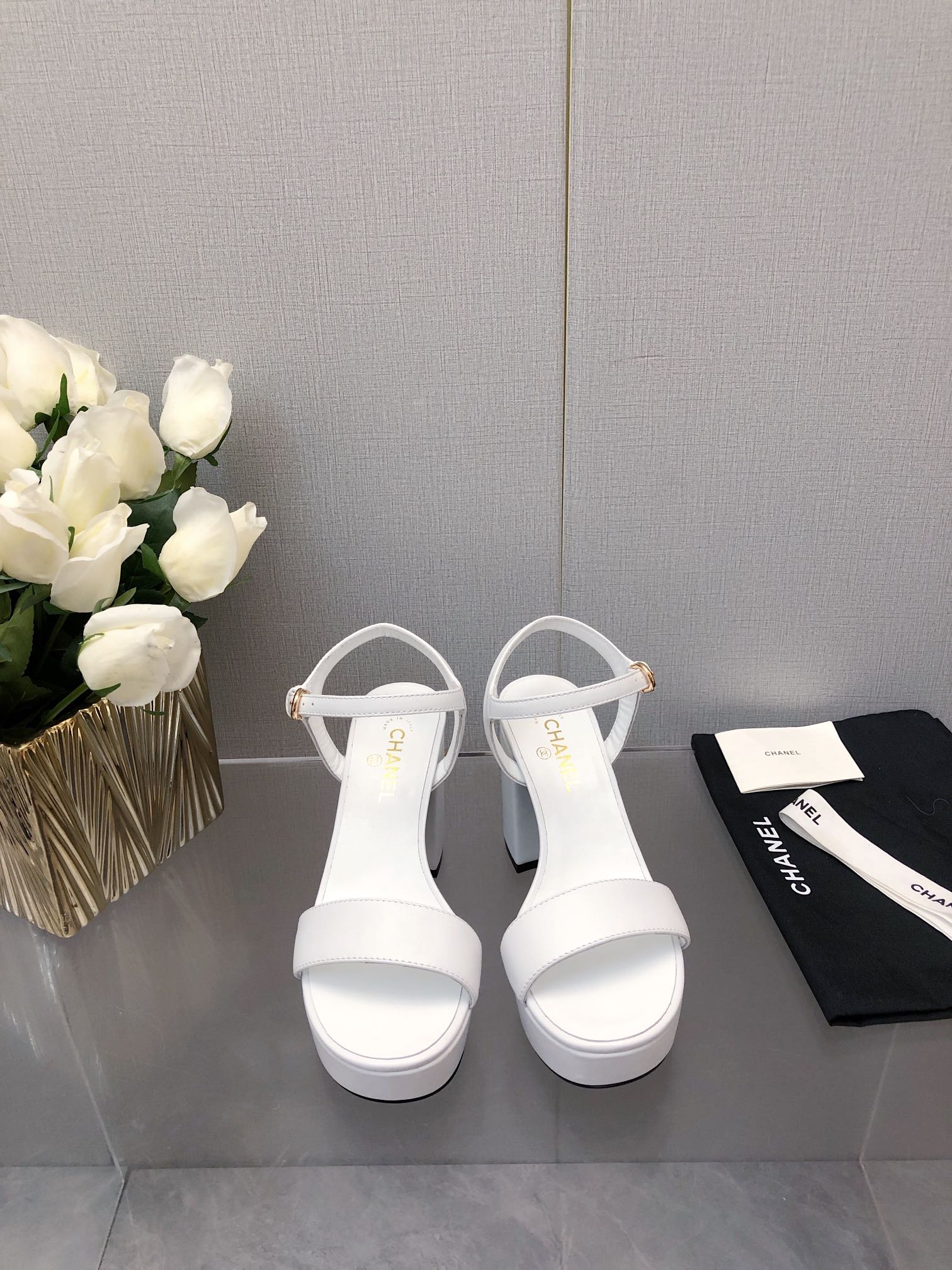 BLOCK HEEL 9 CM SANDAL IN WHITE LAMBSKIN