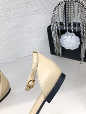 BEIGE MIX BLACK LAMBSKIN CAMELLIA HOLLOW SANDAL