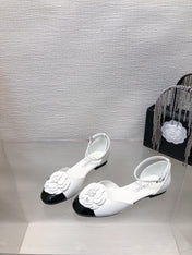WHITE MIX BLACK LAMBSKIN CAMELLIA HOLLOW SANDAL