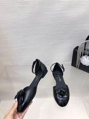 BLACK LAMBSKIN CAMELLIA HOLLOW SANDAL