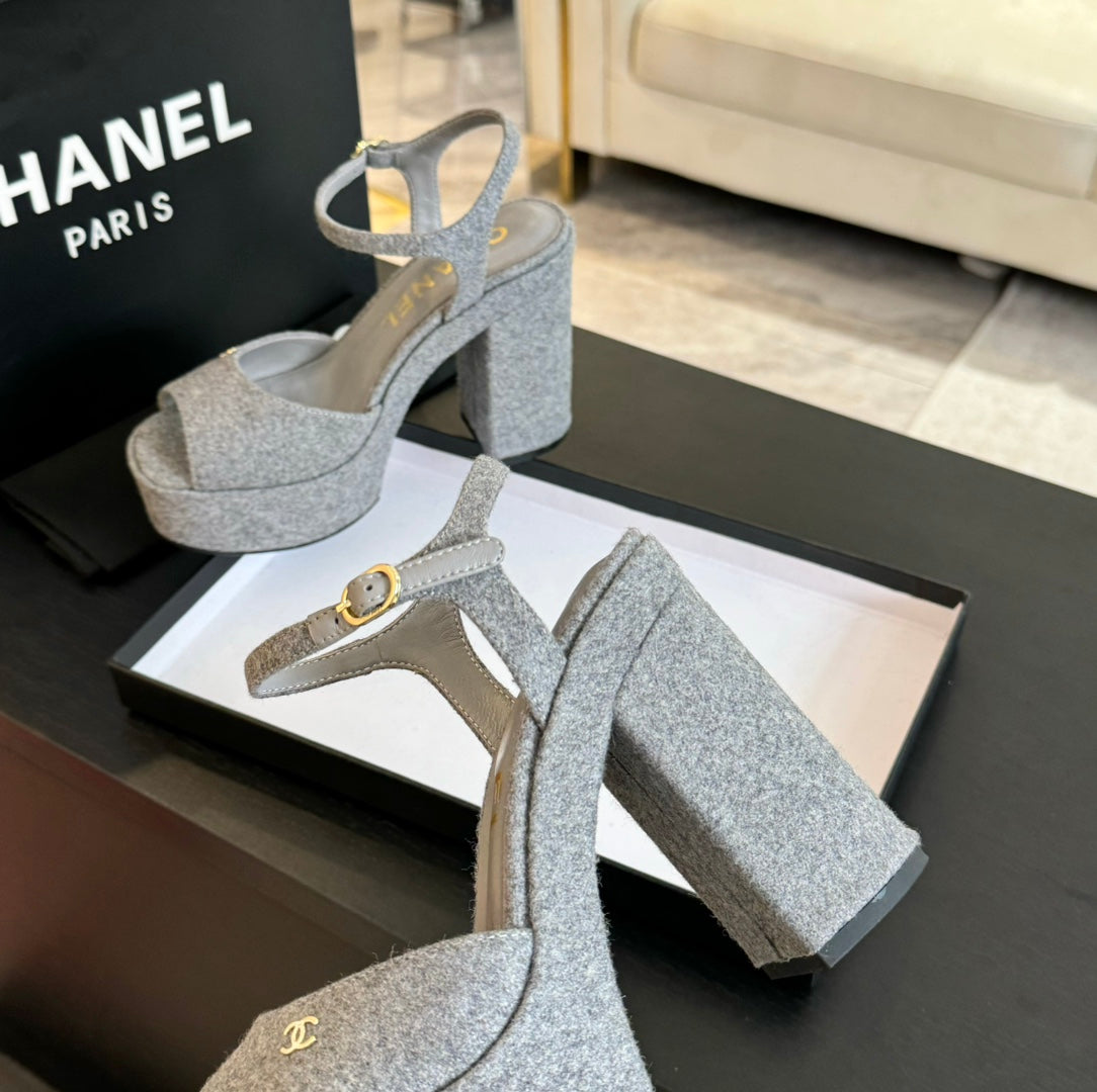 HIGH HEEL PLATFORM SANDALS IN DOVE GRAY SUEDE