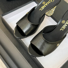 T-STRAP PEARL HEEL 85 MM SANDALS IN BLACK LAMBSKIN MULE