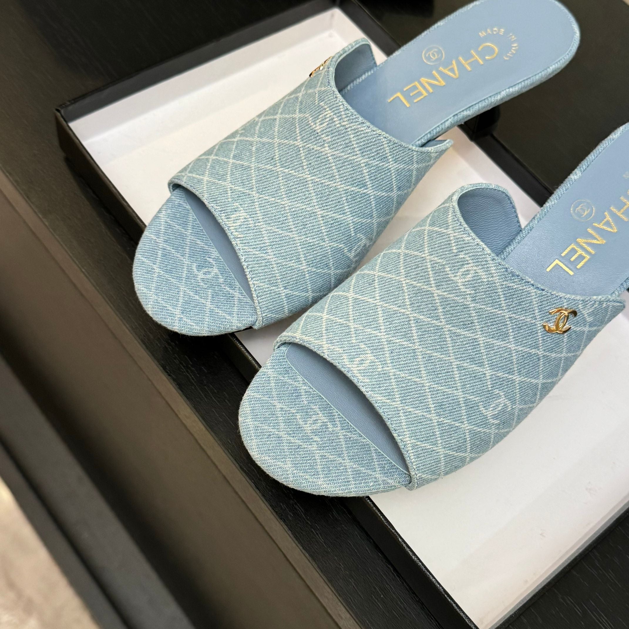 PEEP TOE MULE 55MM IN SKY BLUE DENIM CHECKERED AND LOGO