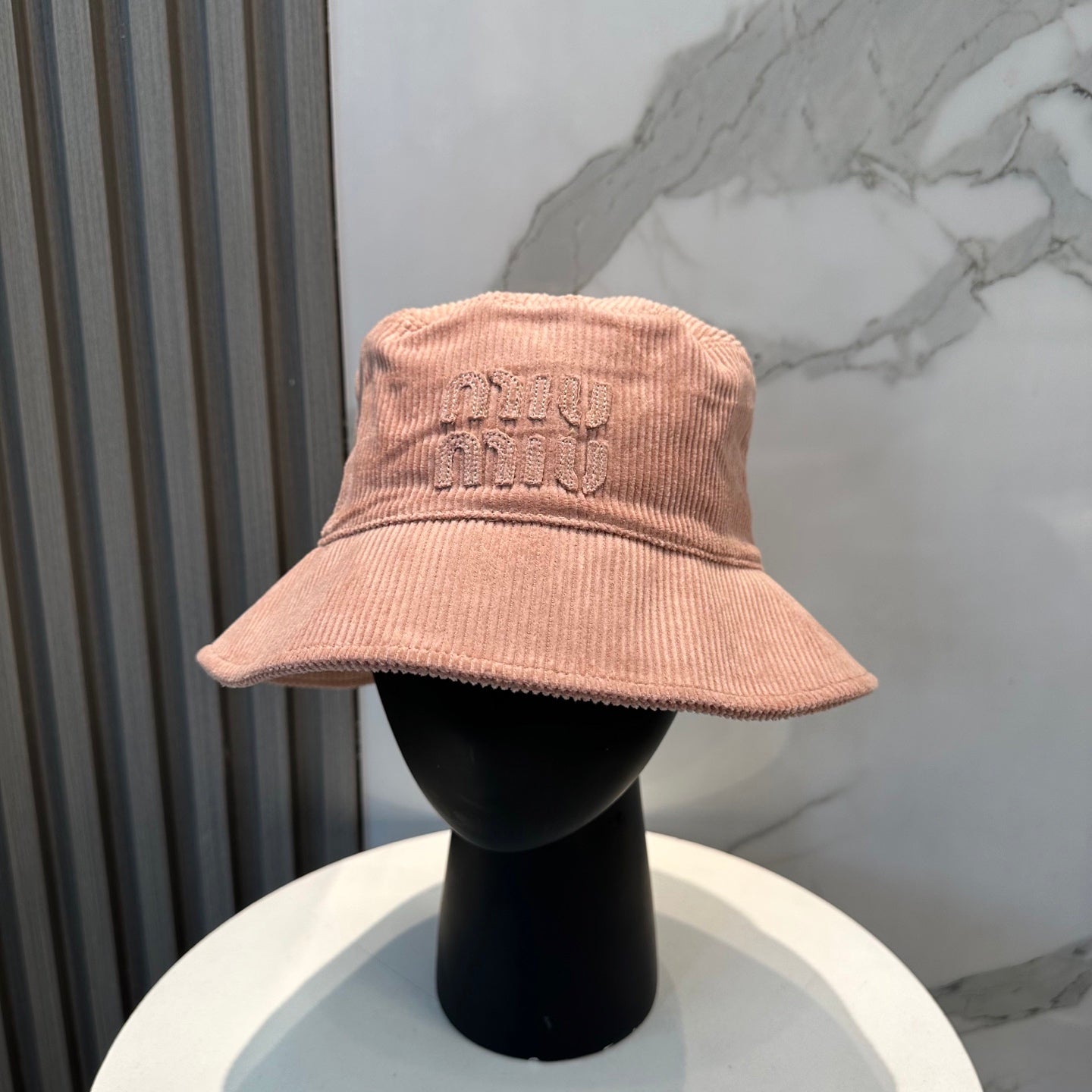 MM BUCKET IN PEACHY PINK VELVET WITH LOGO