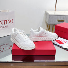 VALENTINO 25S GARAVANI FREEDOTS SNEAKERS IN WHITE LAMBSKIN