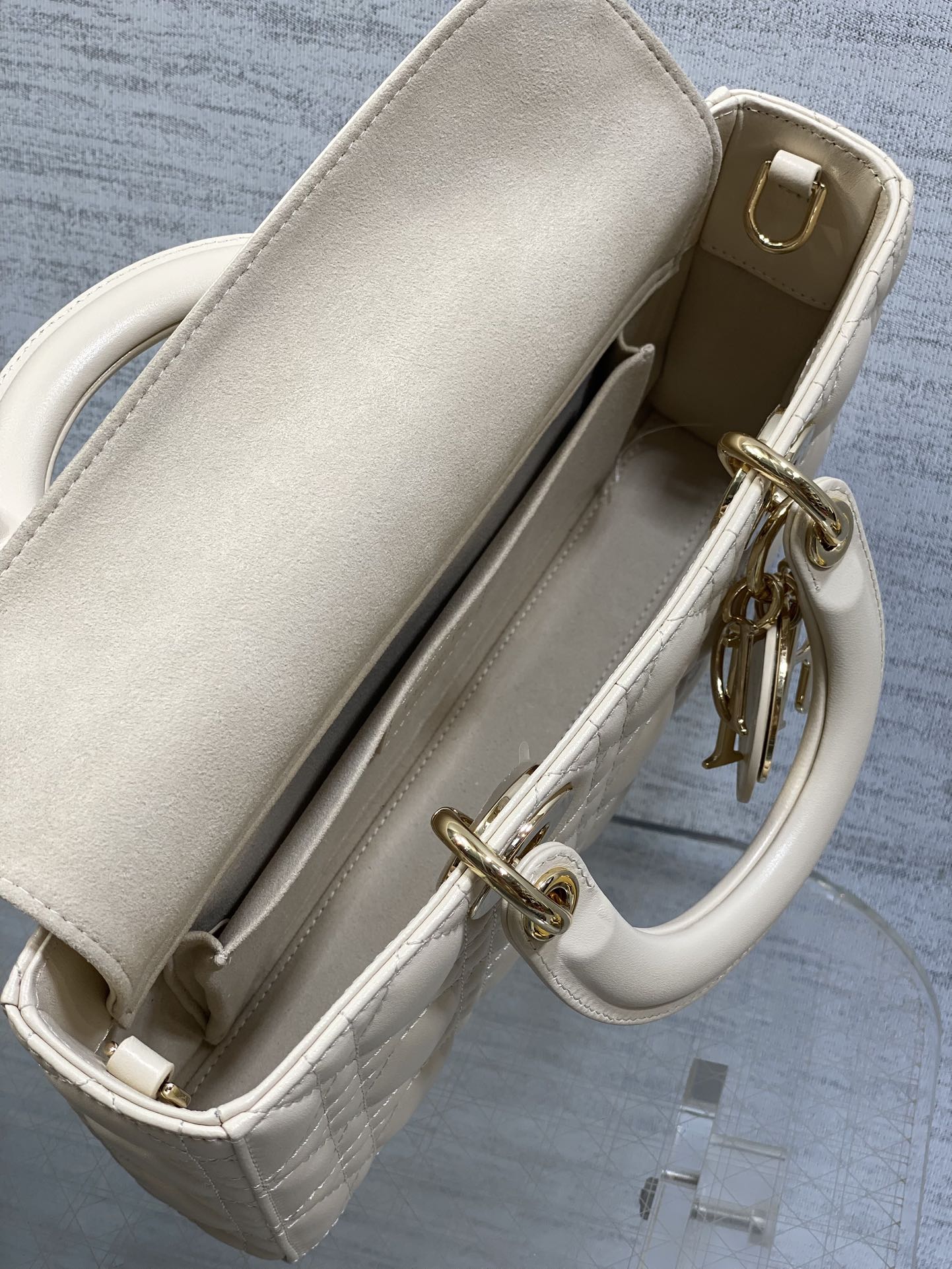 DIOR 25S MEDIUM LADY D-JOY 26 IN BEIGE LAMBSKIN GOLD HARDWRE